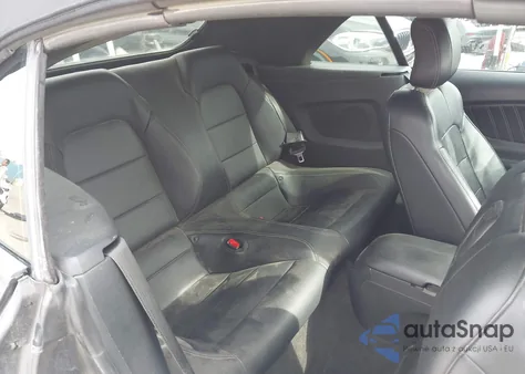 2015 Ford Mustang Ecoboost Premium z USA, uszkodzony, nr VIN 1FATP8UH1F5358278